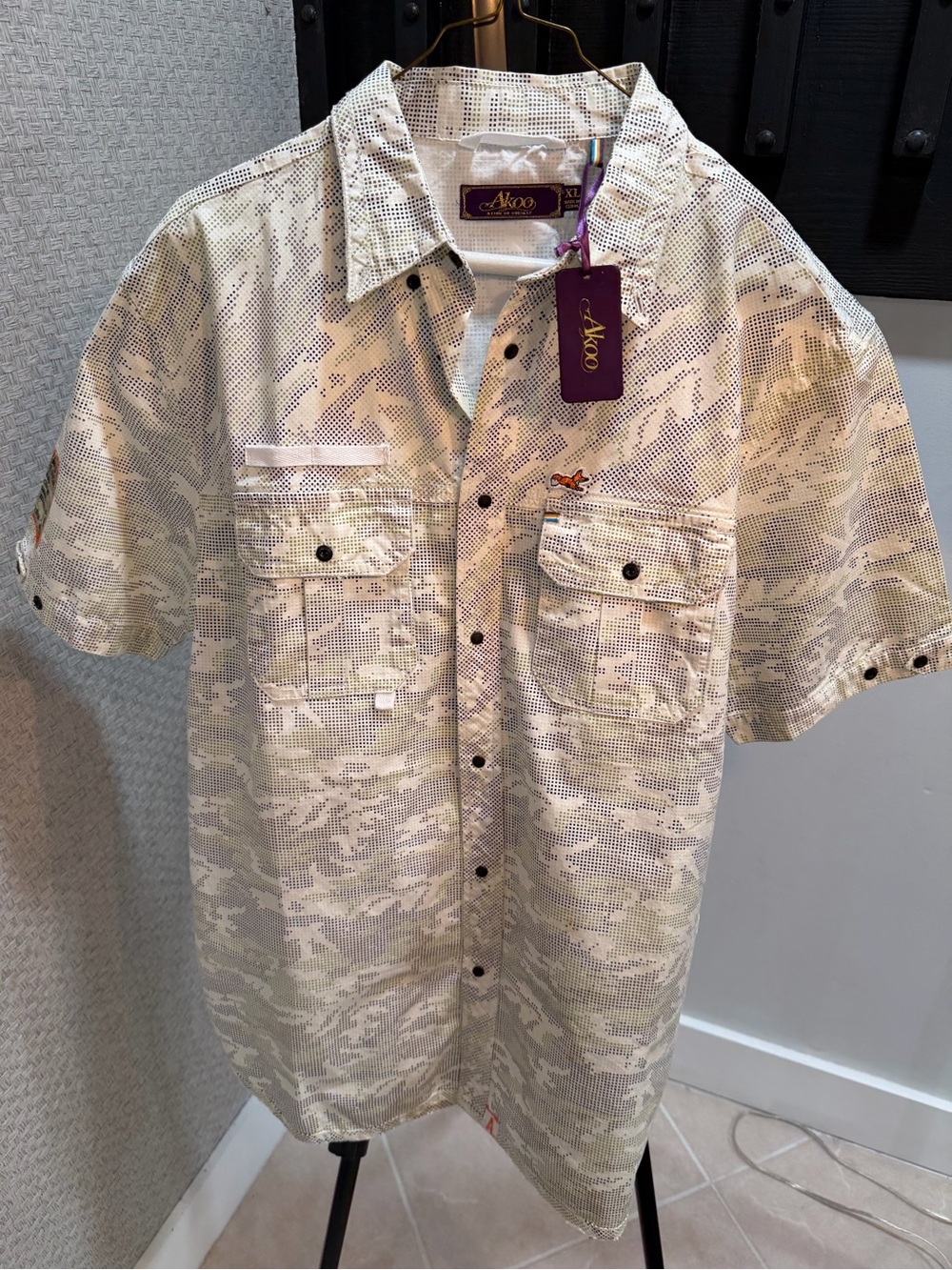 Akoo Short Sleeve Button-Down Shirt in Beige Camo